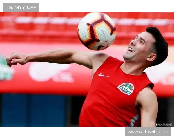 中英混血足球明星的成长之路与未来发展展望