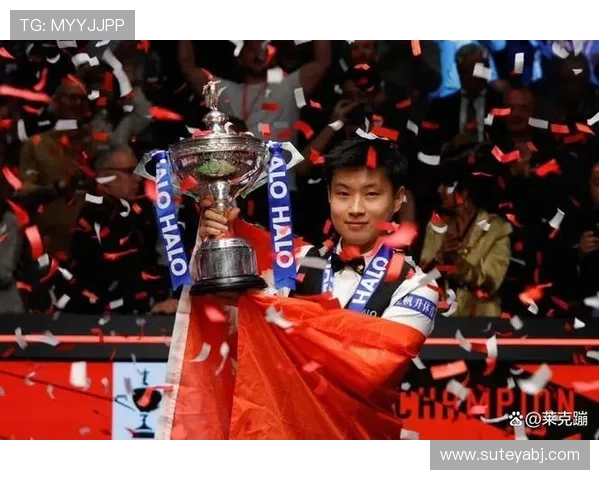 从低谷到巅峰上海足球队逆袭之路的真实记录与感悟