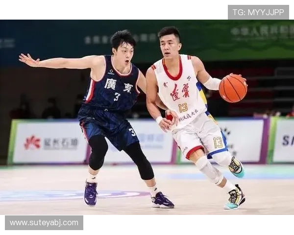 南京篮球队实力引发热议球迷对球队表现的看法与争论